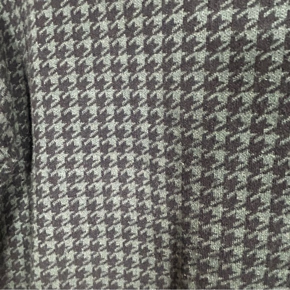 Tahari Green and Black Houndstooth Mock Turtleneck Sweater Size L - Picture 3 of 8